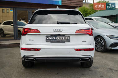 Внедорожник / Кроссовер Audi Q5 2021 в 