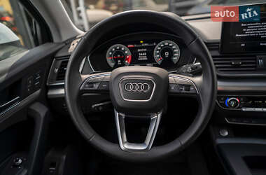 Внедорожник / Кроссовер Audi Q5 2021 в 