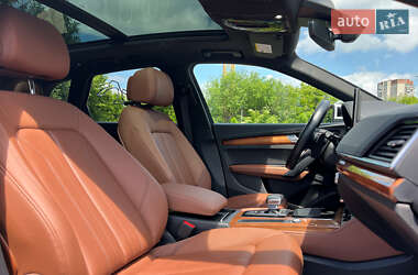 Внедорожник / Кроссовер Audi Q5 2021 в 