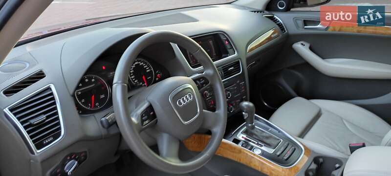 Внедорожник / Кроссовер Audi Q5 2009 в Одессе