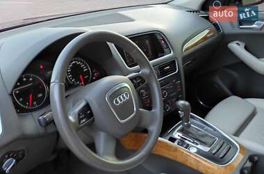 Внедорожник / Кроссовер Audi Q5 2009 в 