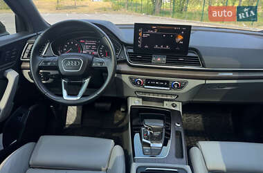 Позашляховик / Кросовер Audi Q5 2021 в 