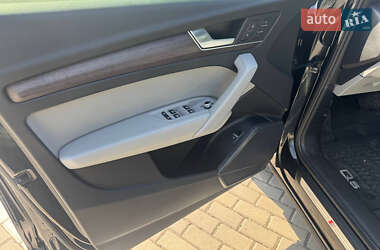 Позашляховик / Кросовер Audi Q5 2021 в 