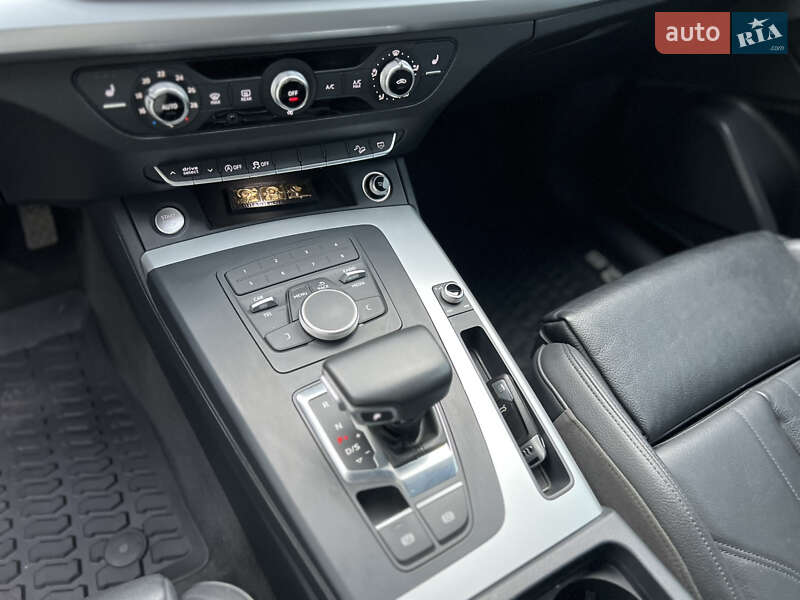 Внедорожник / Кроссовер Audi Q5 2018 в Хмельницком