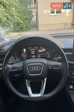 Внедорожник / Кроссовер Audi Q5 2018 в 