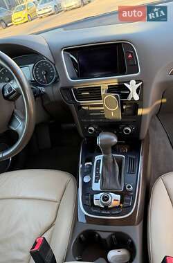 Внедорожник / Кроссовер Audi Q5 2015 в 