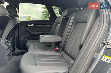 Позашляховик / Кросовер Audi Q5 2024 в 