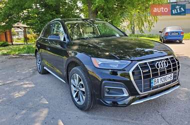 Позашляховик / Кросовер Audi Q5 2021 в 