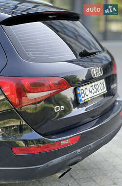Внедорожник / Кроссовер Audi Q5 2009 в 
