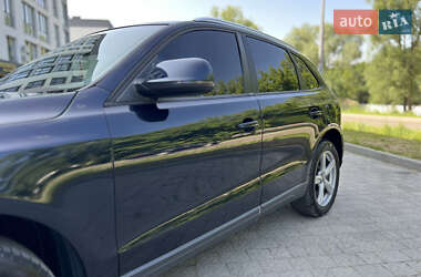 Внедорожник / Кроссовер Audi Q5 2009 в 