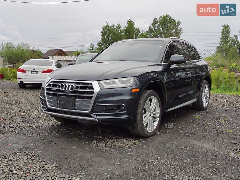 Внедорожник / Кроссовер Audi Q5 2018 в Нововолынске