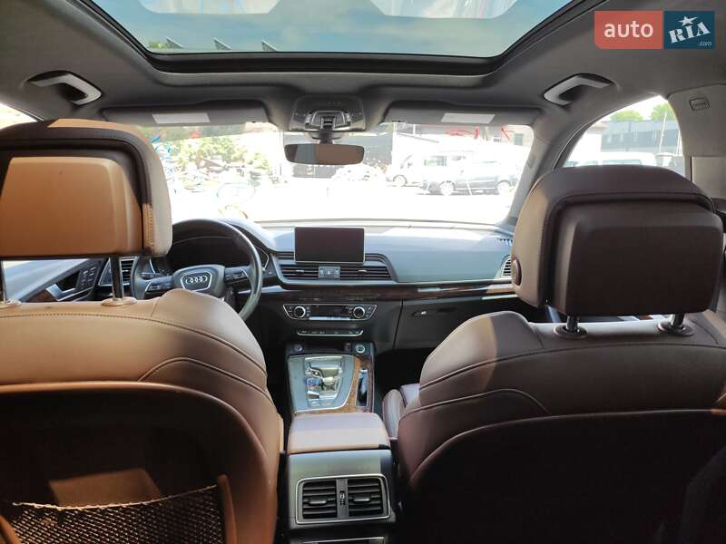 Внедорожник / Кроссовер Audi Q5 2018 в Нововолынске