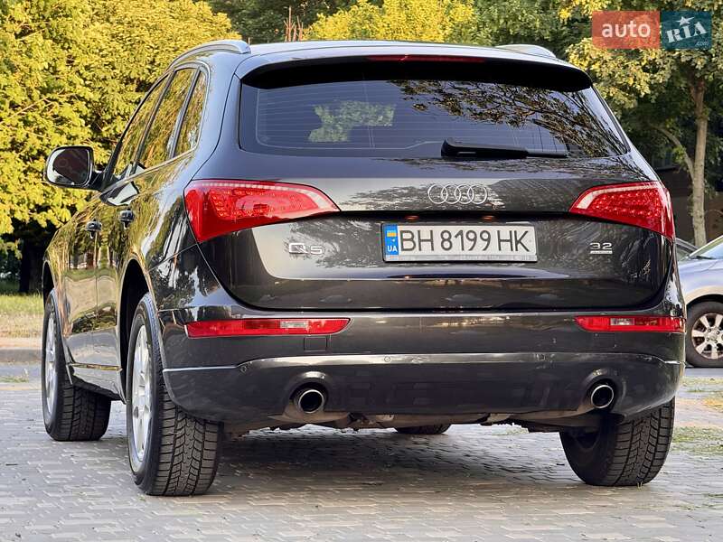 Внедорожник / Кроссовер Audi Q5 2009 в Одессе