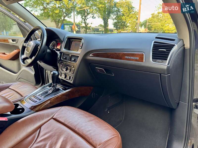 Внедорожник / Кроссовер Audi Q5 2009 в Одессе