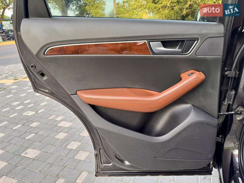 Внедорожник / Кроссовер Audi Q5 2009 в Одессе