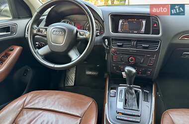 Внедорожник / Кроссовер Audi Q5 2009 в 