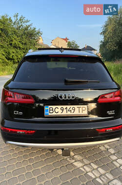 Внедорожник / Кроссовер Audi Q5 2018 в 