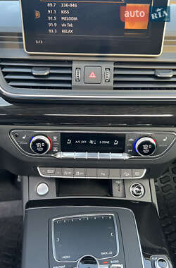 Внедорожник / Кроссовер Audi Q5 2018 в 