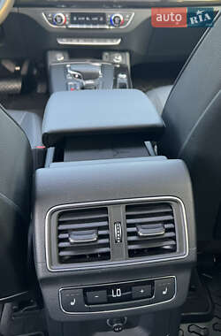 Внедорожник / Кроссовер Audi Q5 2018 в 