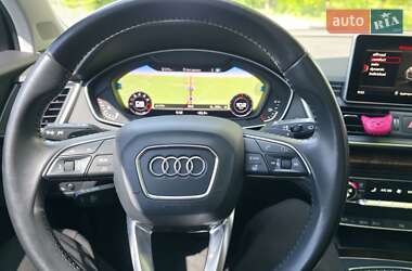 Внедорожник / Кроссовер Audi Q5 2017 в 