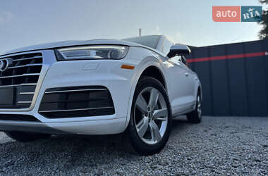 Внедорожник / Кроссовер Audi Q5 2017 в 