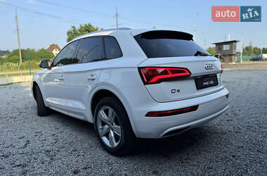 Внедорожник / Кроссовер Audi Q5 2017 в 