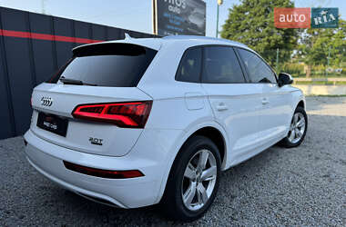 Внедорожник / Кроссовер Audi Q5 2017 в 