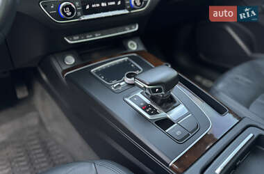 Внедорожник / Кроссовер Audi Q5 2017 в 