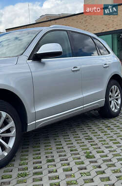 Внедорожник / Кроссовер Audi Q5 2011 в 