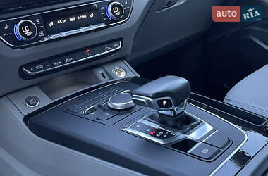 Внедорожник / Кроссовер Audi Q5 2020 в 