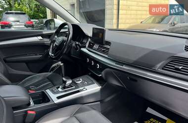 Внедорожник / Кроссовер Audi Q5 2017 в 