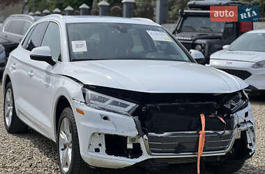 Внедорожник / Кроссовер Audi Q5 2018 в 
