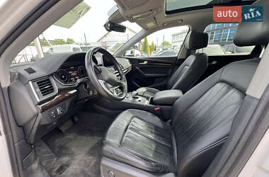 Внедорожник / Кроссовер Audi Q5 2018 в 