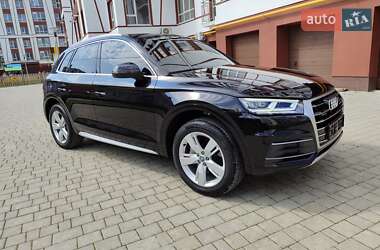Внедорожник / Кроссовер Audi Q5 2017 в 