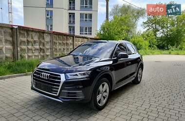 Внедорожник / Кроссовер Audi Q5 2017 в 
