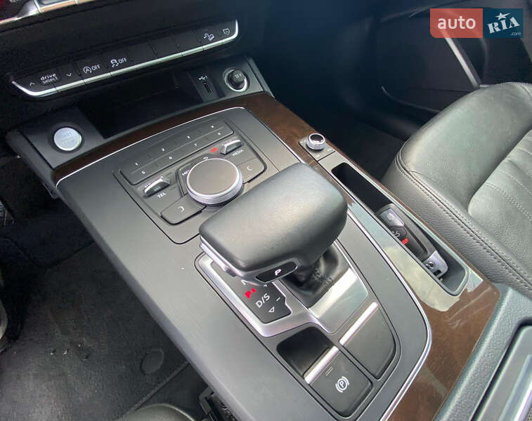 Внедорожник / Кроссовер Audi Q5 2019 в Ровно