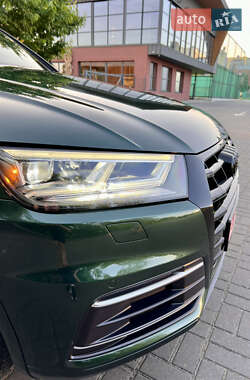 Внедорожник / Кроссовер Audi Q5 2018 в 