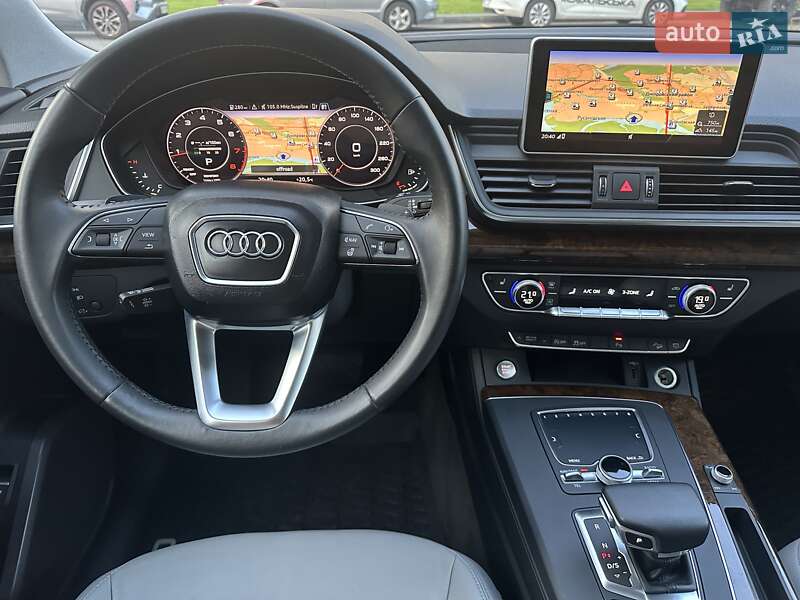 Внедорожник / Кроссовер Audi Q5 2018 в 