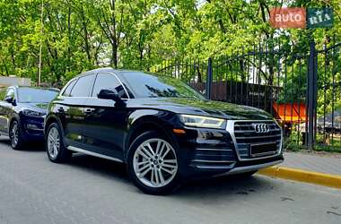 Внедорожник / Кроссовер Audi Q5 2018 в 