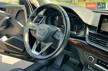 Внедорожник / Кроссовер Audi Q5 2018 в 