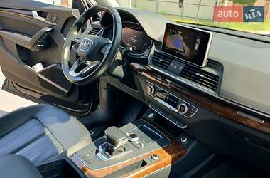 Внедорожник / Кроссовер Audi Q5 2018 в 