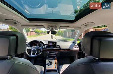 Внедорожник / Кроссовер Audi Q5 2018 в 