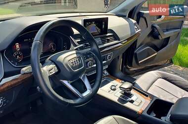 Внедорожник / Кроссовер Audi Q5 2018 в 