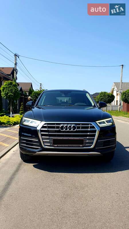 Внедорожник / Кроссовер Audi Q5 2018 в 