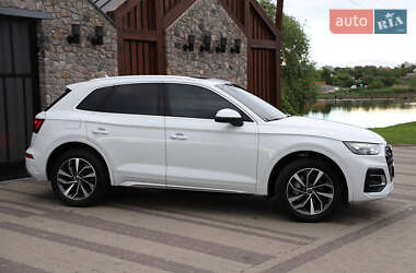 Внедорожник / Кроссовер Audi Q5 2021 в 