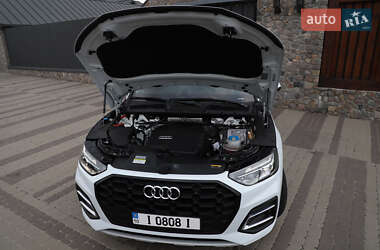 Внедорожник / Кроссовер Audi Q5 2021 в 