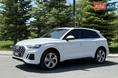 Внедорожник / Кроссовер Audi Q5 2022 в 