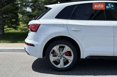 Внедорожник / Кроссовер Audi Q5 2022 в 