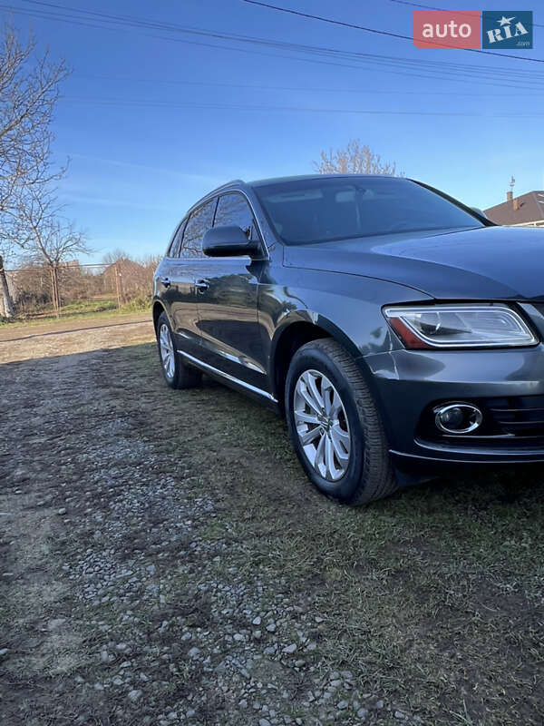 Внедорожник / Кроссовер Audi Q5 2015 в Ужгороде