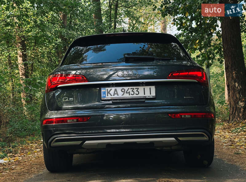 Внедорожник / Кроссовер Audi Q5 2021 в Киеве